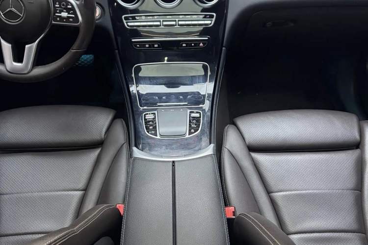 Used Mercedes-Benz GLC 2022 Refreshed GLC 260 L 4MATIC Dynamic Edition Audio And AC Panel