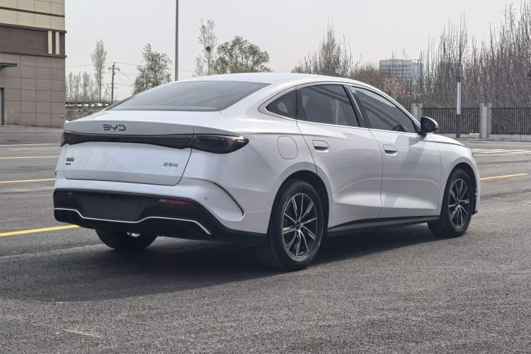 Used BYD Seal 06 New Energy 2024 DM-i 80KM Prestige Model Exterior 4