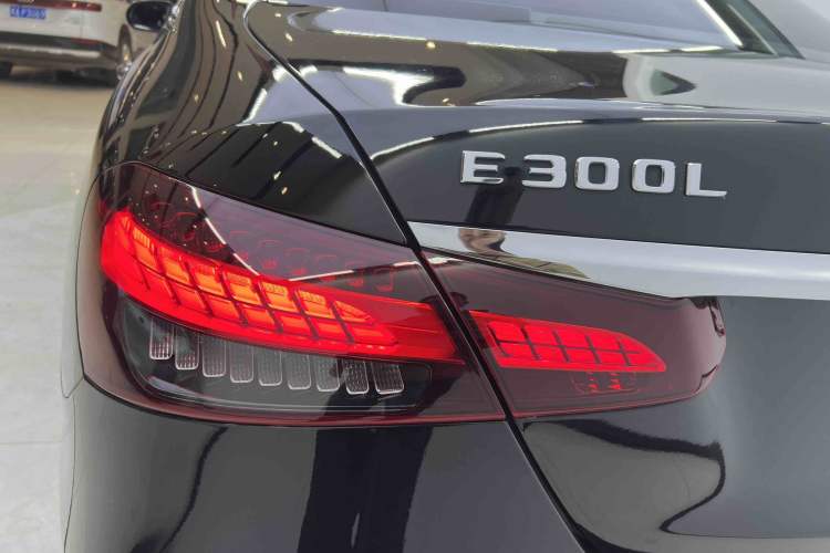 Used Mercedes-Benz E-Class 2023 E 300 L Luxury Model Exterior 7