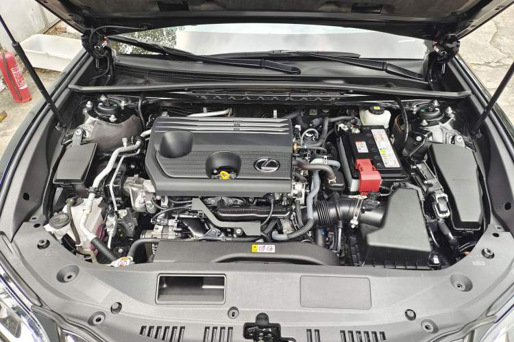 Used Lexus ES 2023 200 Excellence Edition Interior 7