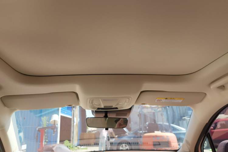 Used ORA Good Cat 2023 401 km Standard Range Prestige Version Lithium Iron Phosphate
