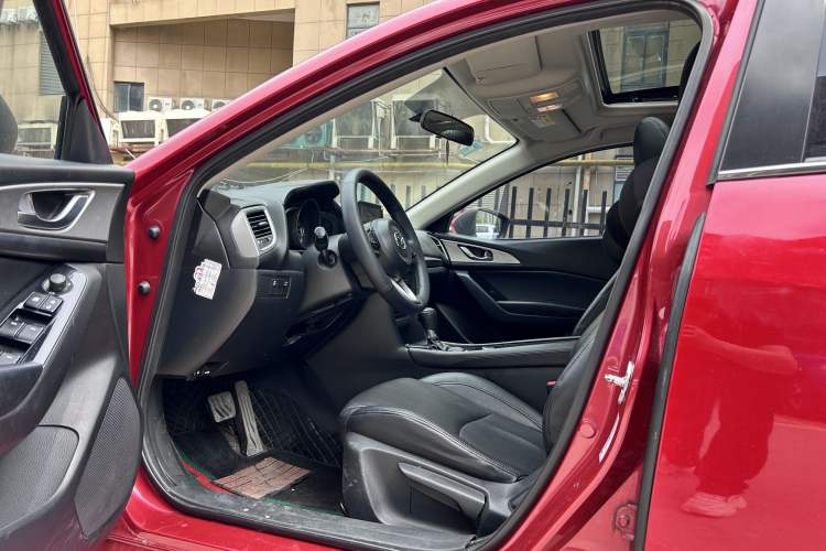 Used Mazda 3 Axela 2017 Sedan 1.5L Automatic Luxury Model Emission Standard China V Left Front Seat