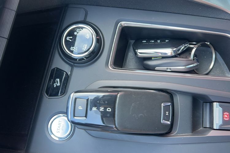 Used Peugeot 5008 2017 380THP 7-Seater Luxury Edition Interior 6