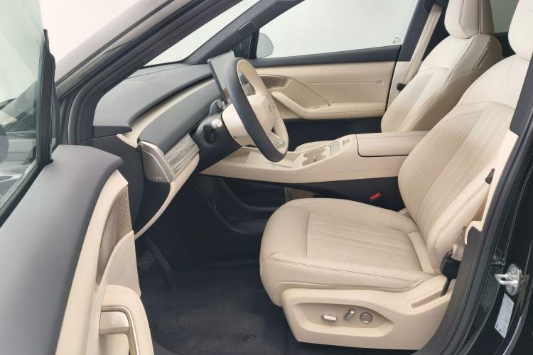 Used ONVO L60 2025 Model—60 kWh Rear-Wheel-Drive Version
