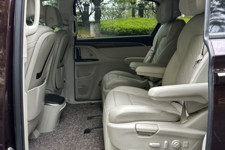 Used Buick GL8 2017 28T Avenir Avia National Emission Standard V