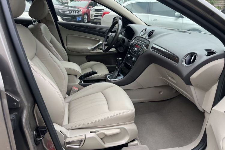 Used Ford Mondeo 2013 2.3L Luxury Model