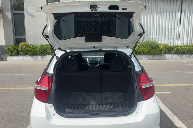 Used Toyota YARiS L Zhi Xuan 2016 Revised 1.5E CVT Charming Edition Trunk