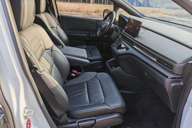 Used Honda Elysion 2024 2.0L eHEV Ultimate Edition