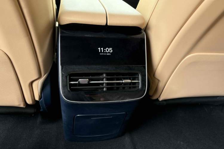 Used VOYAH FREE 2024 Ultra-Long Range Intelligent Driving Version Interior 5