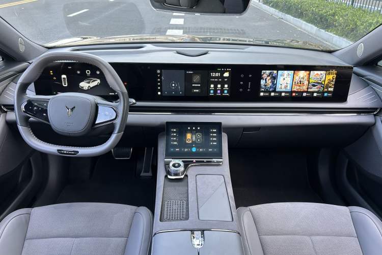 Used VOYAH PASSION 2024 PHEV Four-Wheel Drive Ultra-Long Range Flagship Model