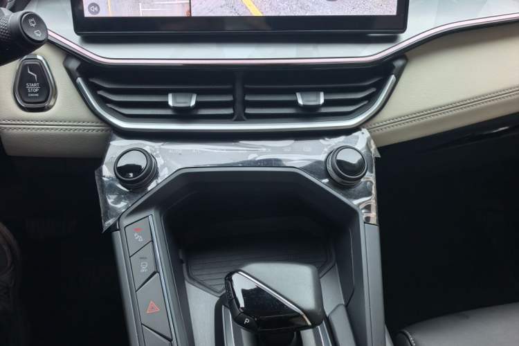 Used Lynk & Co 06 2023 Remix 1.5T Shero Audio And AC Panel