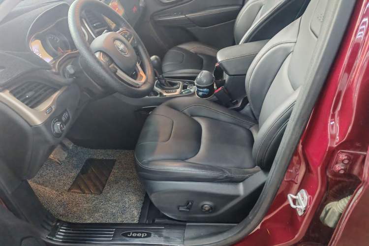 Used Jeep Cherokee 2016 2.4L Leading Smart Version