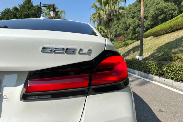 Used BMW 5 Series 2022 Second Facelift 525Li M Sport Package
