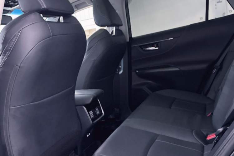 Used Toyota Harrier 2023 Dual-Motor 2.5L CVT 4x4 Deluxe Edition