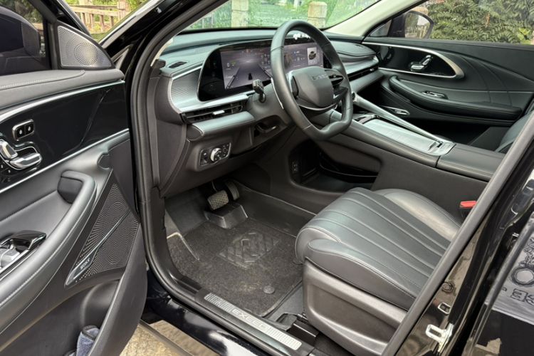 Used EXEED Lingyun 2025 300T Two-Wheel Drive Starry Edition