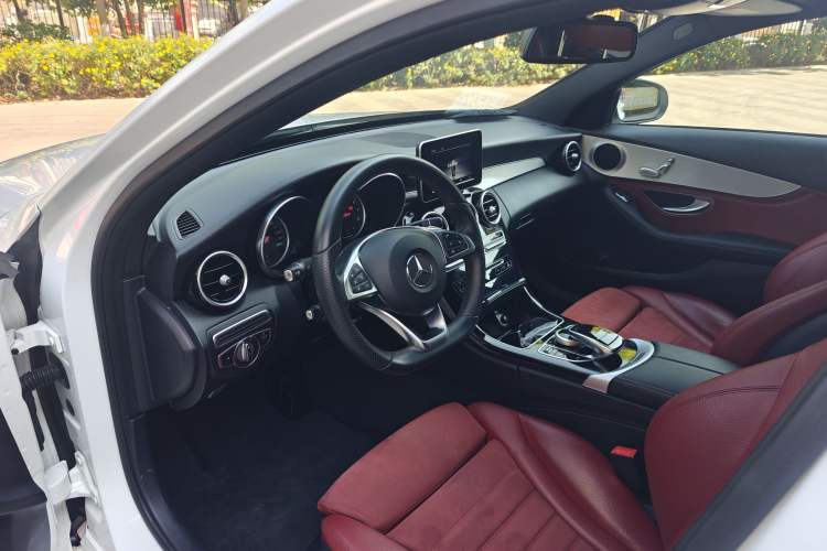 Used Mercedes-Benz C-Class 2017 Restyled C 200 Sport Edition Interior 4