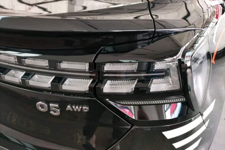 Used Lynk & Co 05 2022 2.0TD Four-Wheel Drive Dynamic Halo