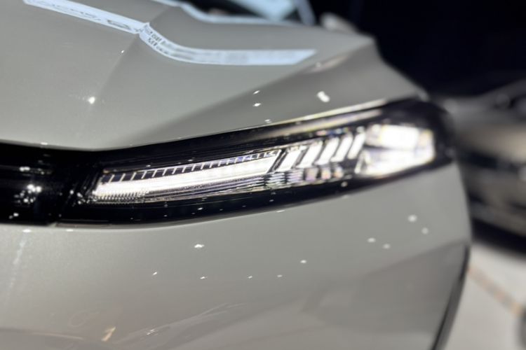 Used Dongfeng Aeolus L7 New Energy 2025 518 Comfort Edition Left Front Headlight