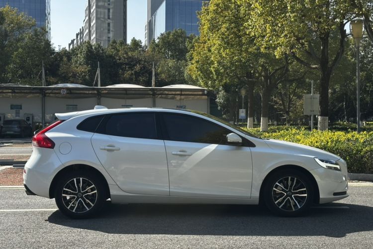 Used Volvo V40 2017 T3 Zhiyi Edition