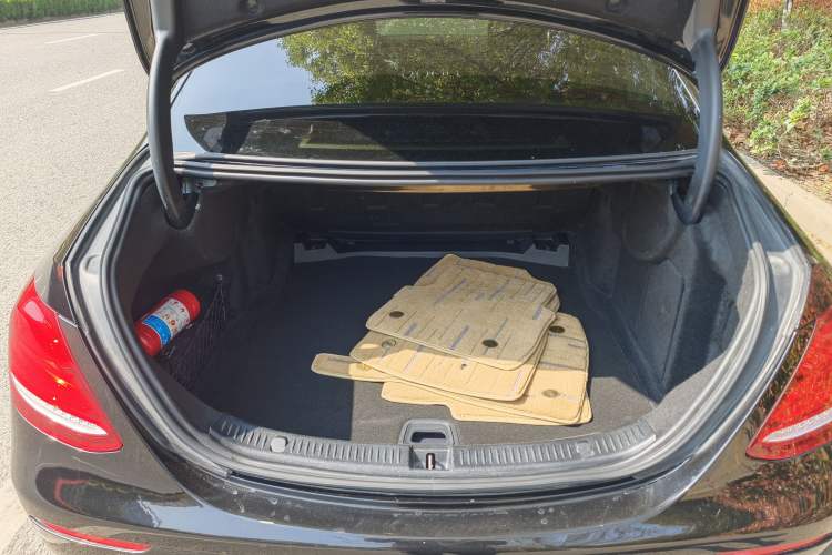 Used Mercedes-Benz E-Class 2019 E 260 L Trunk