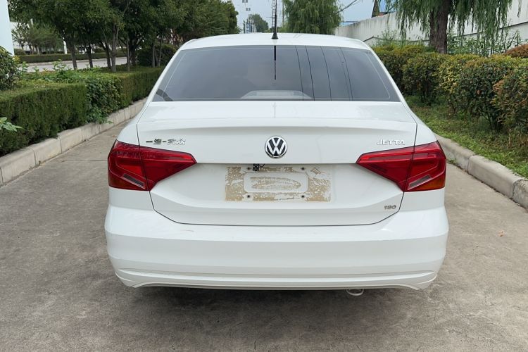 Used Volkswagen Jetta 2017 1.5L Manual Fashion Edition