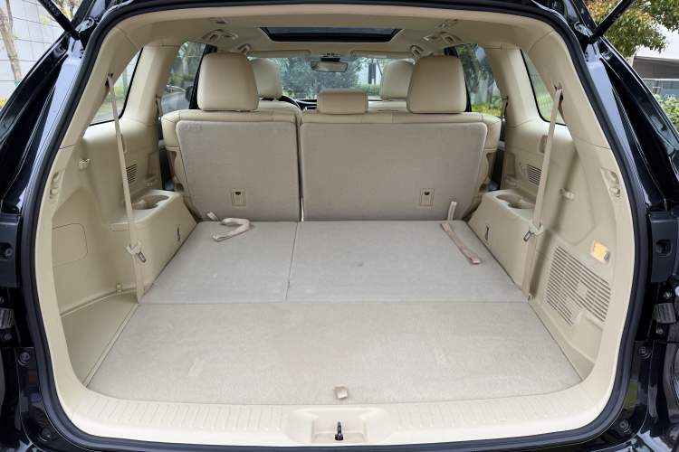 Used Toyota Highlander 2018 2.0T Four-Wheel Drive Luxury Version 7 Seats China VI Standard