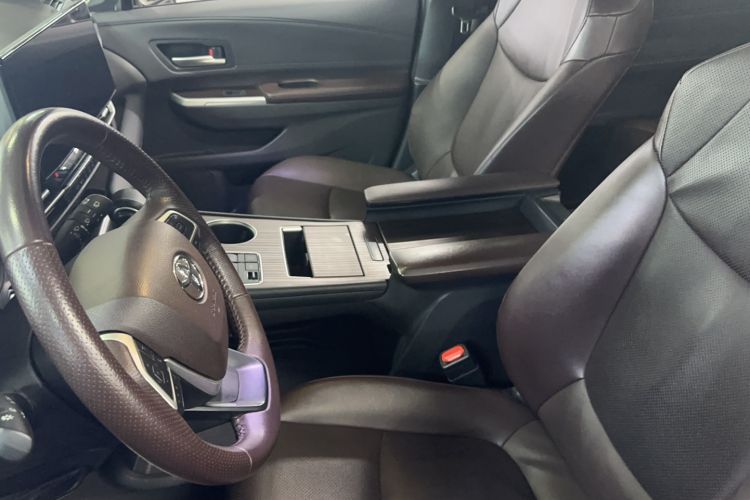 Used Toyota Granvia 2024 2.5L Hybrid Prestige PLUS Four-Wheel Drive Version Left Front Seat