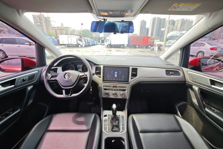 Used Volkswagen Golf Sportsvan 2016 1.6L Automatic Comfort Model Interior 2