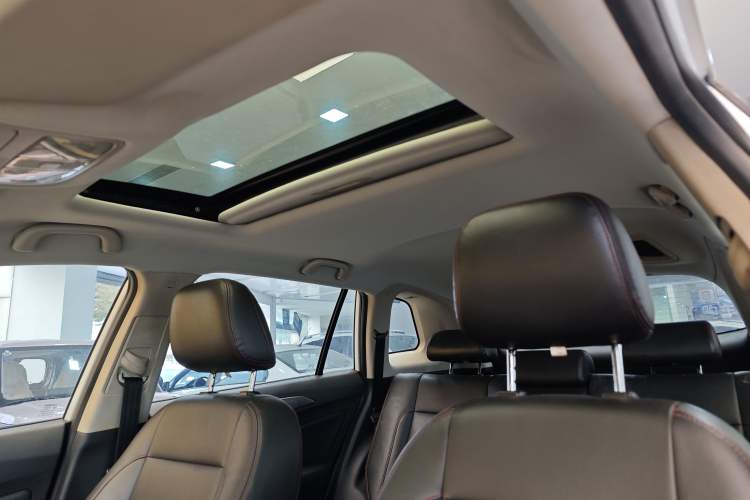 Used Changan CS75 2014 2.0L Manual Luxury Version China V Standard
