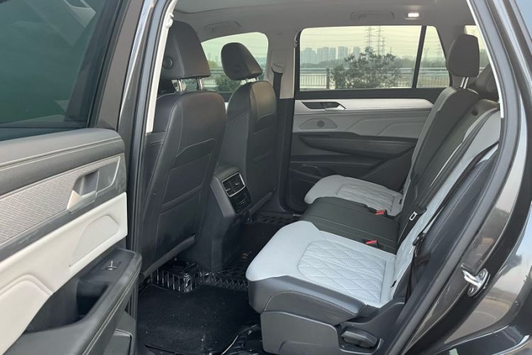 Used Volkswagen Tavendor 2024 380TSI All-Wheel Drive R-Line Cruise Edition
