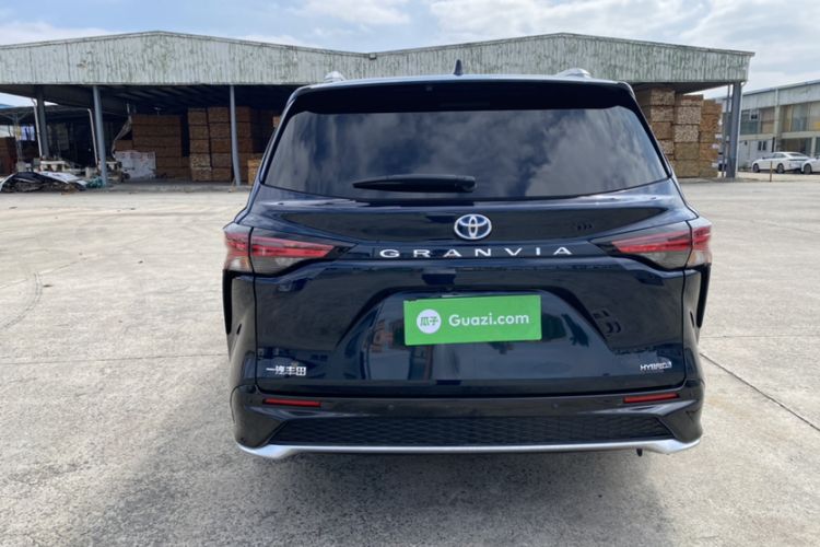 Used Toyota Granvia 2022 2.5L Hybrid Prestige Edition