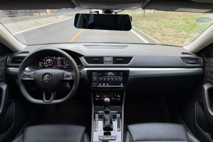 Used Skoda Superb 2019 Restyled TSI330 DSG Comfort Edition Interior 1