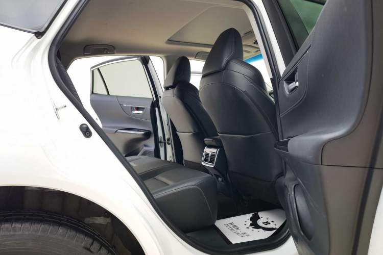 Used Toyota Venza 2023 2.0L CVT Two-Wheel Drive Prestige Version Roof