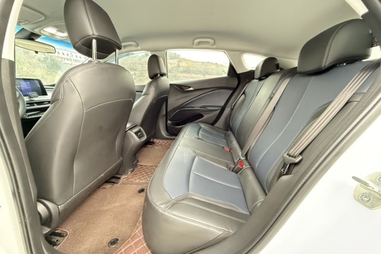 Used Buick Velite 6 2023 Revised Version 430 km Range – Commuter Edition Interior 7