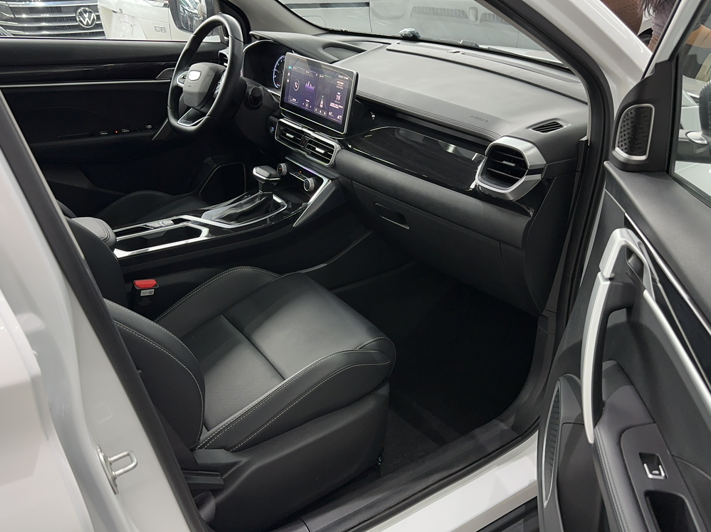 Geely Auto Coolray 2025 Model 1.5L CVT Superpower Edition MAX — снимка 17
