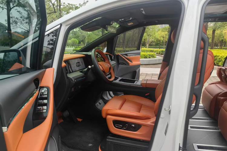 Used GAC Trumpchi Xiangwang M8 2025 Kunkun Series Ultra First-Class Cabin Left Front Seat