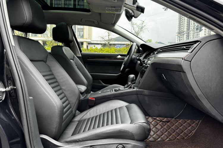 Used Volkswagen Magotan 2018 Facelift 330TSI DSG Luxury Model Left Front Seat