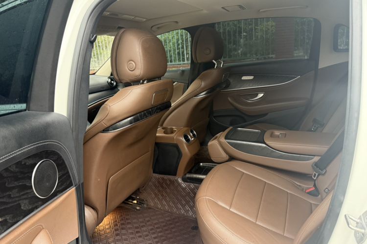 Used Mercedes-Benz E-Class 2018 E 200 L Sport Edition Interior 3