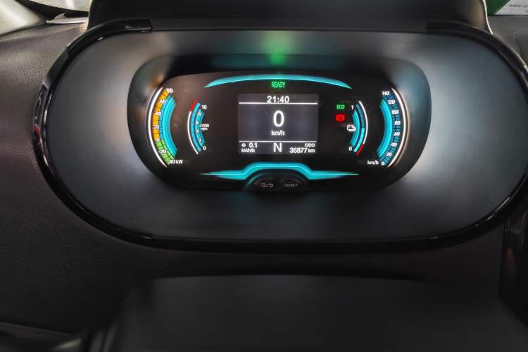 Used Chery New Energy Little Ant 2022 Revised Version Sweet Pink Edition Half-Sugar Version Lithium Iron Phosphate 30.7 kWh 30 kW 301 km