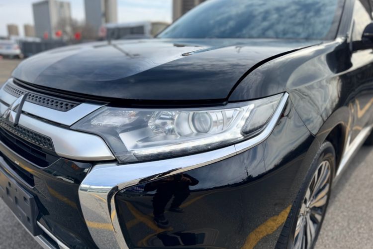 Used Mitsubishi Outlander 2021 2.0L Two-Wheel Drive Comfort Edition 7 Seats