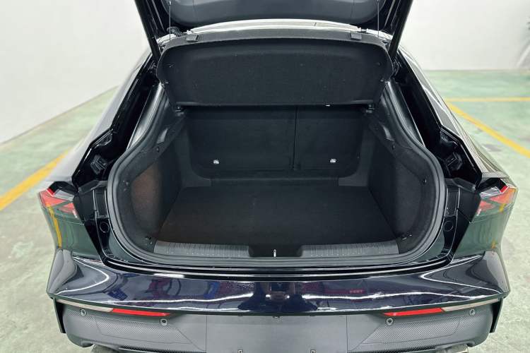 Used Changan UNI-V 2022 1.5T Prestige Version