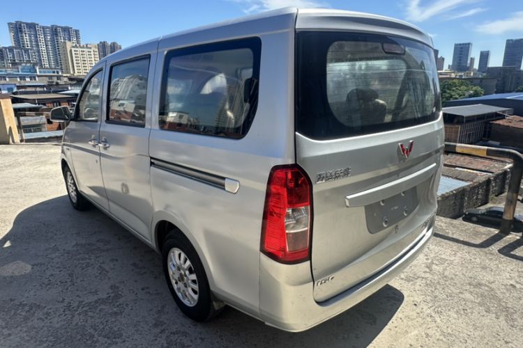 Used Wuling Rongguang V 2016 1.5L Standard Version