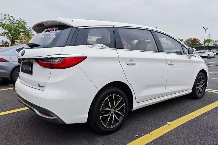 Used BYD Song MAX 2017 1.5T Manual Smart Connect Luxury 7-Seater
