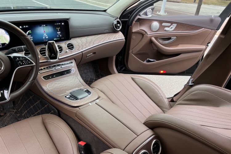 Used Mercedes-Benz E-Class 2023 Updated E 300 L Fashion Edition
