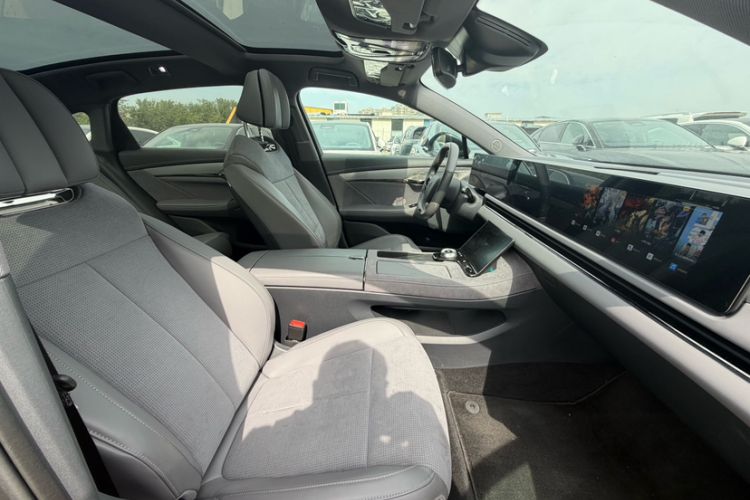 Used VOYAH PASSION 2024 PHEV Four-Wheel Drive Ultra-Long Range Executive Edition