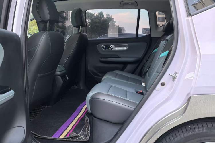 Used AION Y 2022 Plus 70 Tech Edition