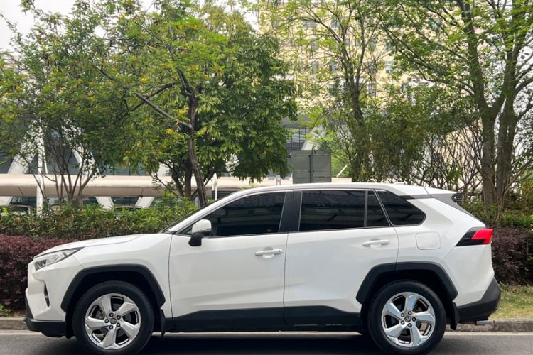 Used Toyota RAV4 2020 2.0L CVT 4x4 Trend Edition Exterior 11