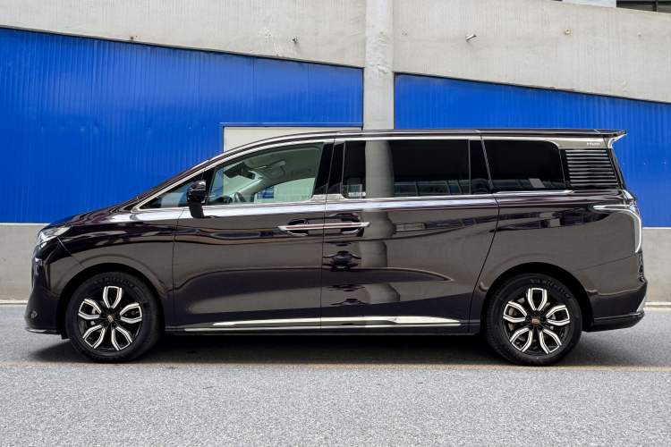 Used Hongqi HQ9 2023 2.0T Smart Connect Flagship Edition