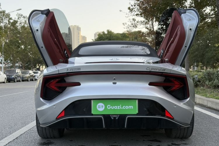 Used MG Cyberster 2024 520 km Legendary All-Wheel-Drive Version
