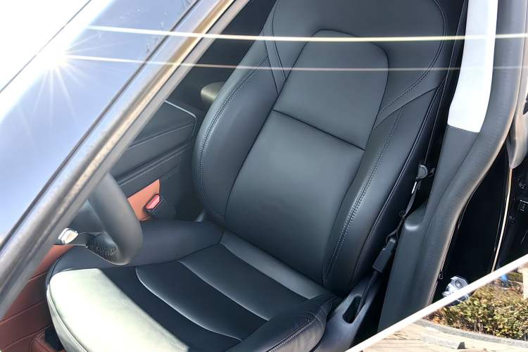 Used Tesla Model Y 2023 Rear-Wheel-Drive Version
